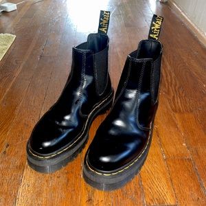 DR. MARTENS POLISHED SMOOTH PLATFORM CHELSEA BOOTS